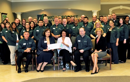 Los Barrios Unidos Community Clinic Receives $5,000 Donation