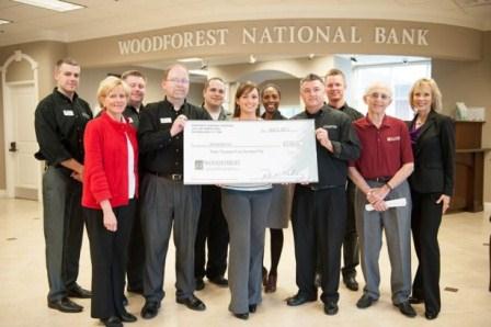 The Samaratin Inn receives $3,450 donation from Woodforest Charitable Foundation.